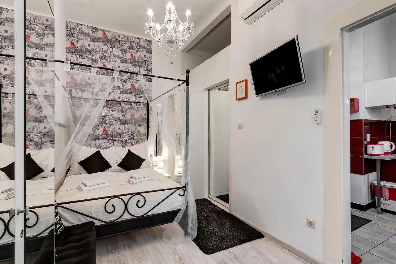 Sweet Dreams At King Street Silver location